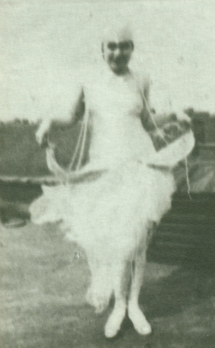 Slobodkina wearing her "pearl in a shell" costume