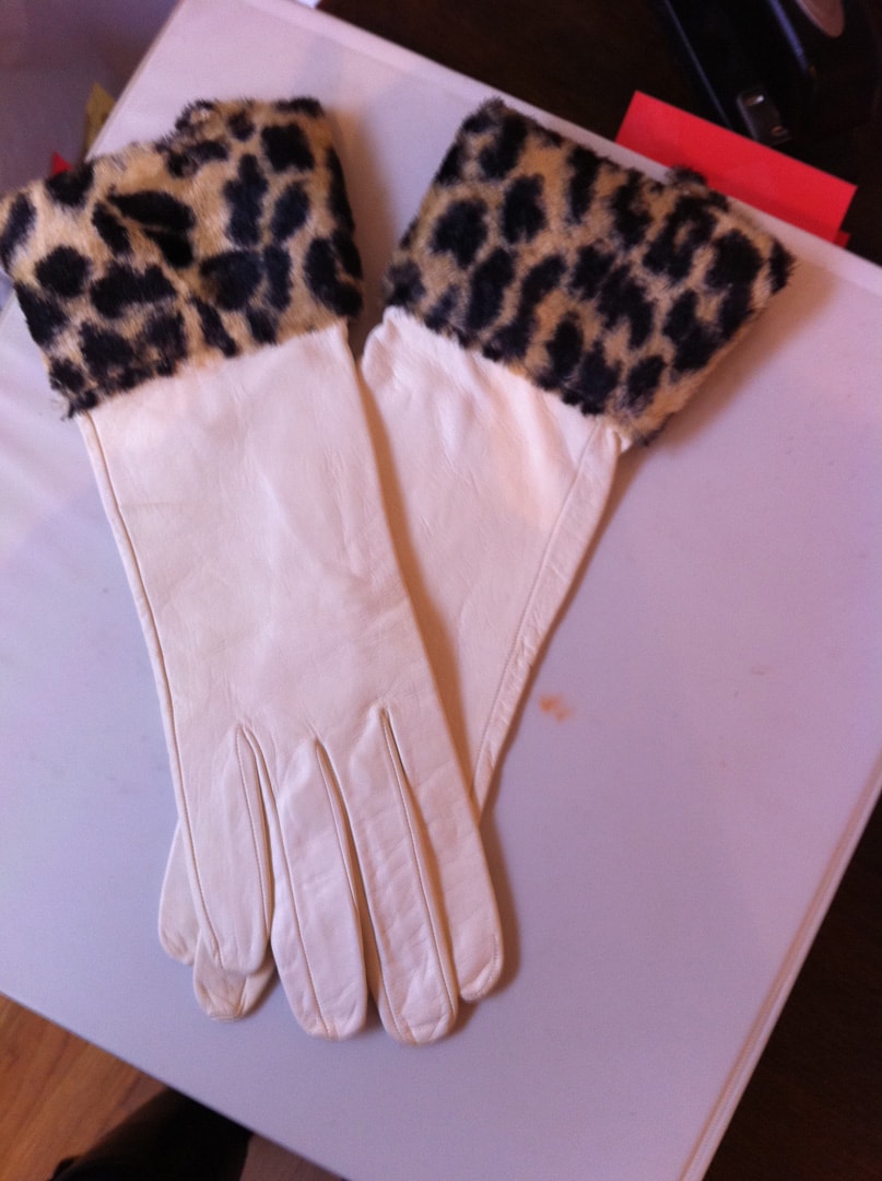 white leather gloves with faux leopard fur trim